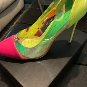Pink/Yellow patent leather pump